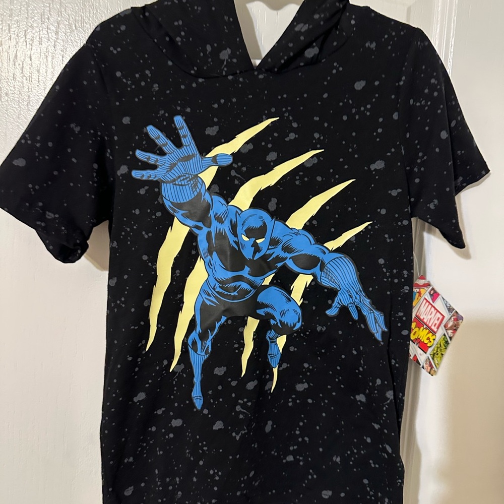 Marvel Black Panther NWT Hooded Short Sleeve T-Shirt Graphic